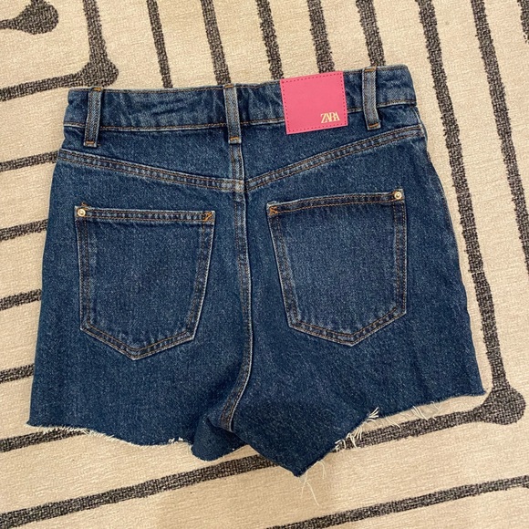 ZARA JEAN SHORTS - Picture 2 of 3